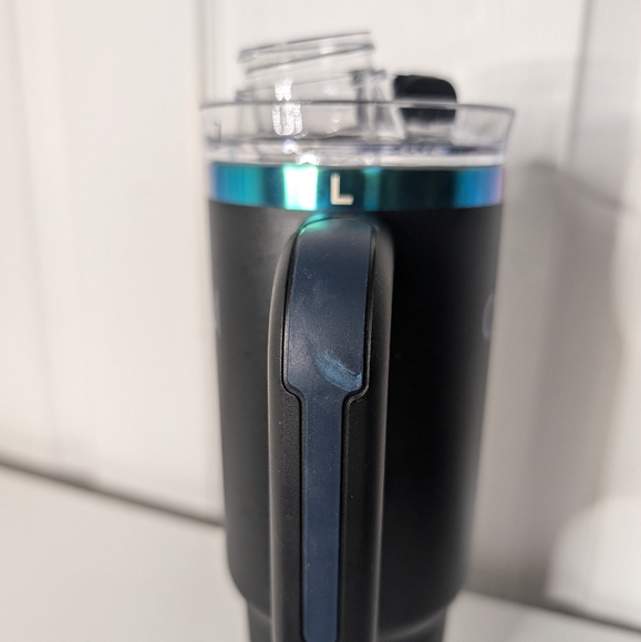 Cirkul Tumbler 30 Oz On The Go StrawSip Black Insulated Stainless Steel Handle - Picture 3 of 10